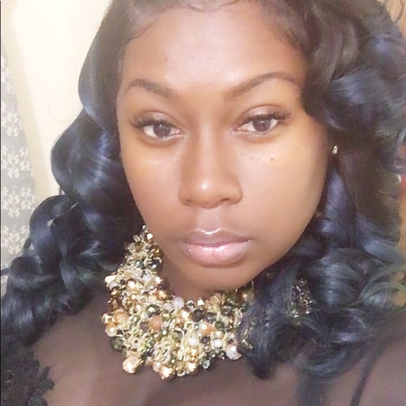 Meet your Posher, Daniella - Picture 1 of 1